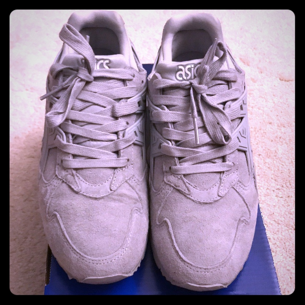 ASICS GEL-KAYANO TRAINER LIGHT GREY Women 5.5